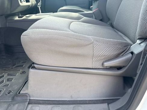 Used 2020 Nissan Frontier SV image 23