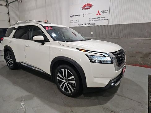 Certified 2023 Nissan Pathfinder Platinum w/ Cargo Package image 1