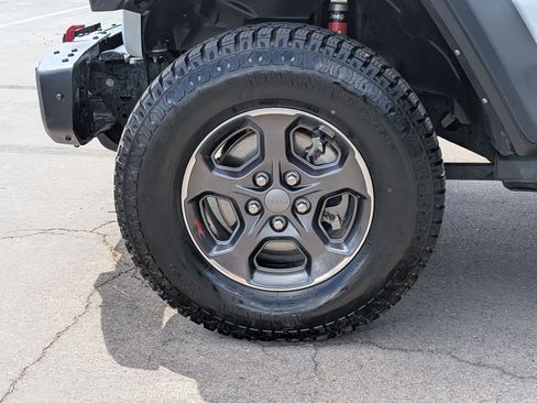 Used 2021 Jeep Gladiator Rubicon AWD/4WD image 13