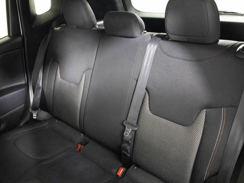 Used 2016 Jeep Renegade 75th Anniversary image 30