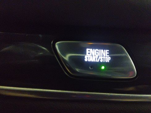 Used 2022 Buick Enclave Essence image 14