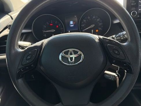 Certified 2021 Toyota C-HR LE image 7