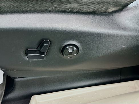 Used 2018 Chrysler Pacifica Touring Plus w/ Tire & Wheel Group image 18