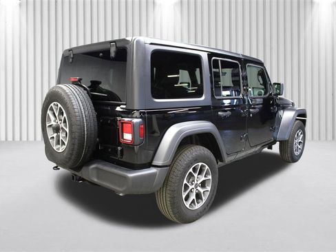 Certified 2025 Jeep Wrangler Sport S image 3