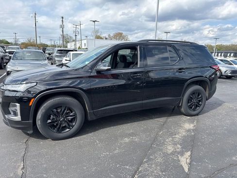 Used 2023 Chevrolet Traverse LT w/ Midnight/Sport Edition AWD/4WD image 5