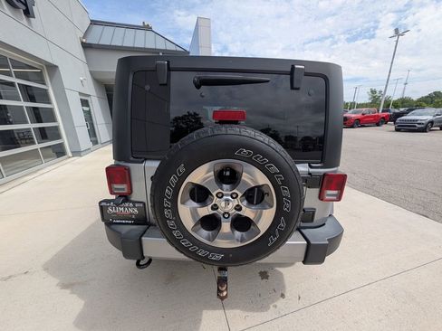 Used 2018 Jeep Wrangler Unlimited Sahara w/ Connectivity Group image 8
