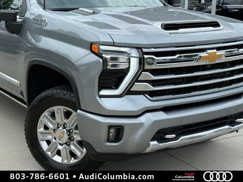 Used 2024 Chevrolet Silverado 3500 High Country w/ High Country Premium Package AWD/4WD image 6