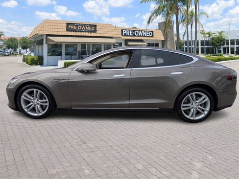 Used 2015 Tesla Model S P85D image 4
