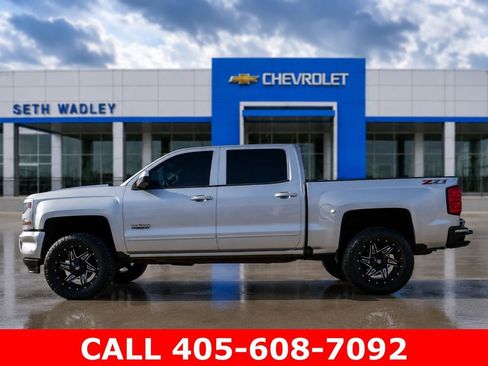 Used 2018 Chevrolet Silverado 1500 LT w/ Texas Edition AWD/4WD image 4