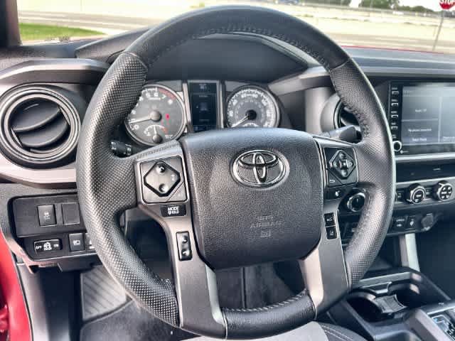 Used 2020 Toyota Tacoma TRD Off-Road w/ Technology Package AWD/4WD image 17