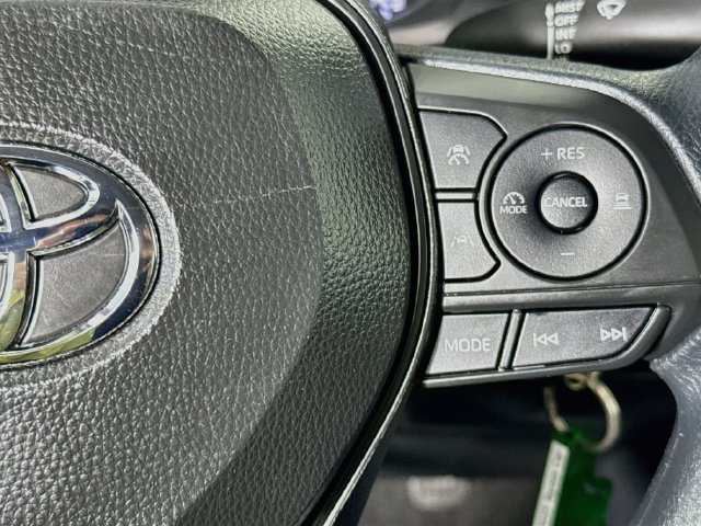 Used 2025 Toyota Corolla LE FWD image 12