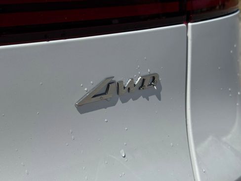 New 2026 Genesis GV70 2.5T Advanced AWD/4WD image 16