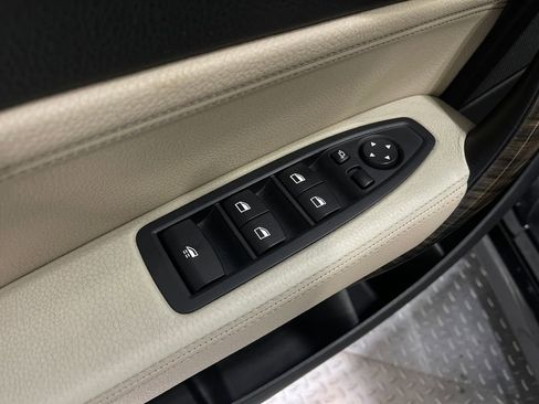 Used 2016 BMW M235i Convertible image 14