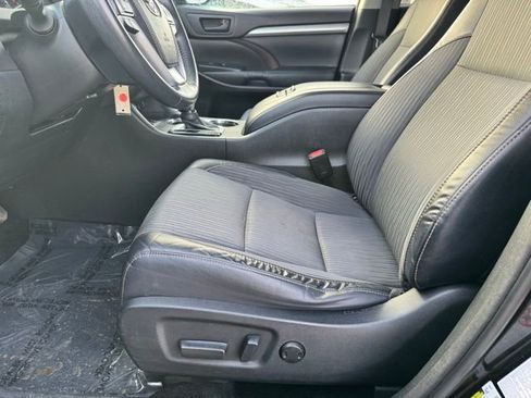 Used 2014 Toyota Highlander Plus image 5
