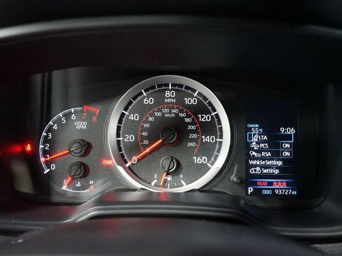 Used 2022 Toyota Corolla SE image 16