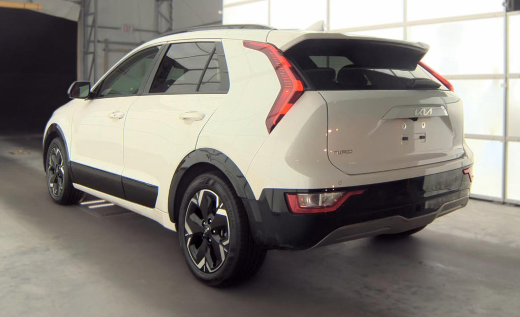 Used 2023 Kia Niro Wind w/ Wind Preserve Package FWD image 8