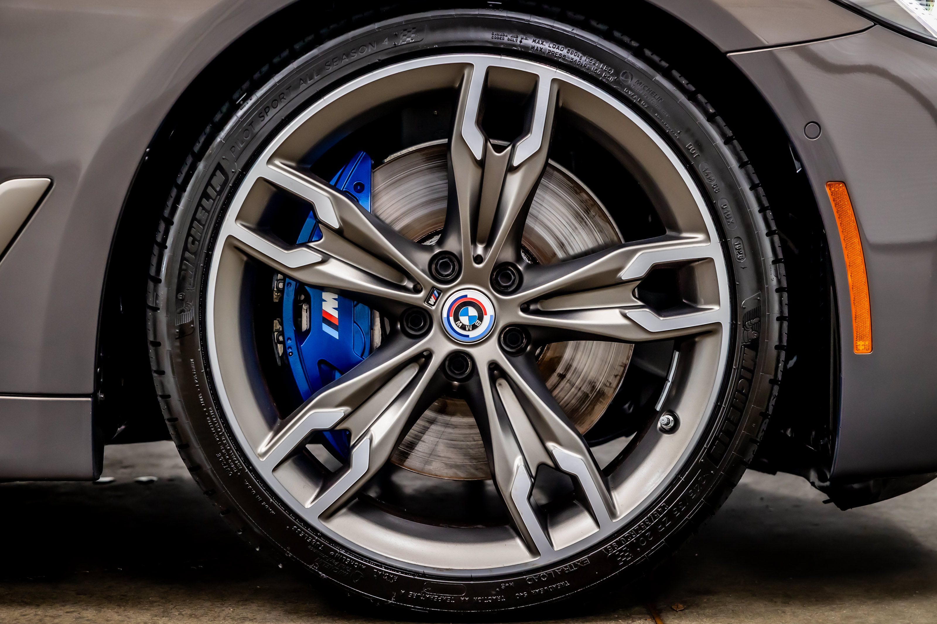 Used 2023 BMW M550i xDrive w/ Dynamic Handling Package AWD/4WD image 37