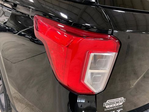 Certified 2022 Ford Explorer XLT w/ Equipment Group 202A image 28
