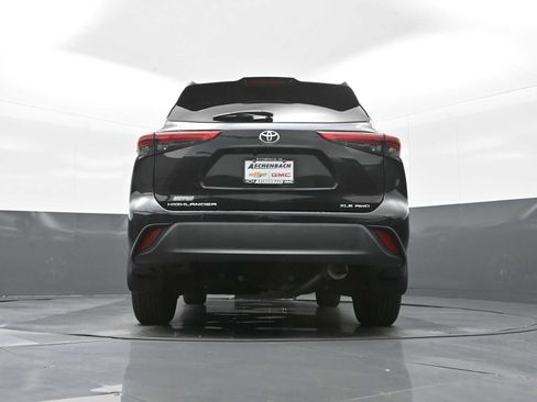 Used 2022 Toyota Highlander XLE image 33