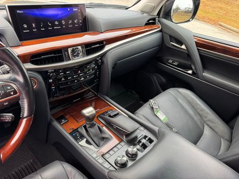 Used 2019 Lexus LX 570 4WD image 35