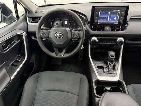 Used 2020 Toyota RAV4 LE FWD image 30