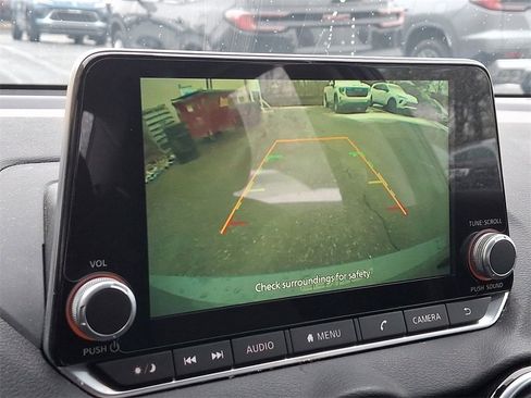 Used 2024 Nissan Sentra SV image 17