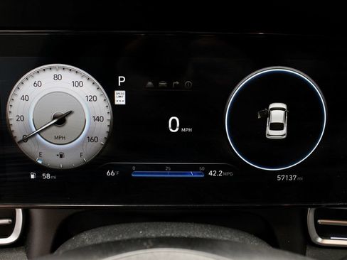 Used 2024 Hyundai Elantra SEL FWD image 29