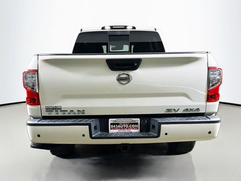 Used 2021 Nissan Titan SV w/ SV Convenience Package AWD/4WD image 6
