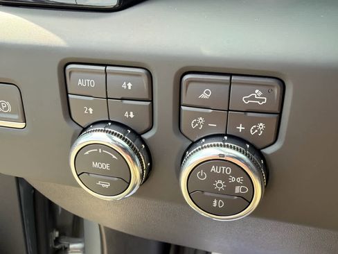 Used 2024 GMC Sierra 1500 AT4 w/ Technology Package image 17