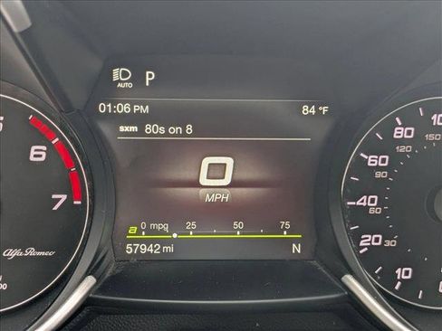Used 2020 Alfa Romeo Giulia image 10