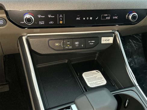 New 2026 Kia Carnival EX image 27