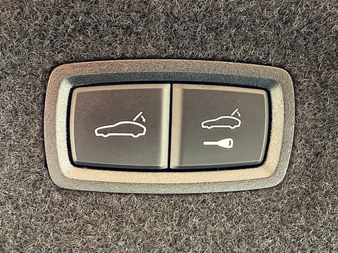 Certified 2024 Porsche Taycan image 25