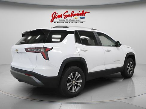 Used 2025 Chevrolet Equinox LT w/ Convenience Package II image 5