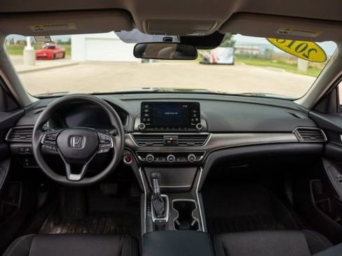 Used 2018 Honda Accord LX image 10