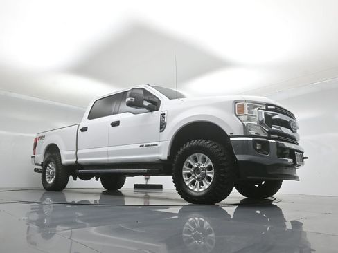 Used 2021 Ford F250 XLT w/ XLT Value Package AWD/4WD image 3