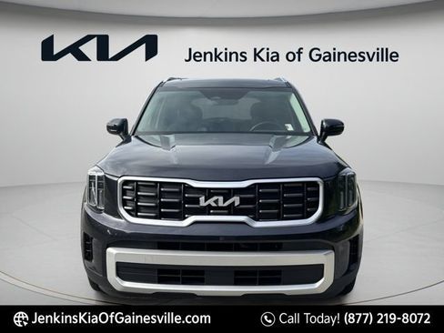 Used 2025 Kia Telluride S FWD image 2