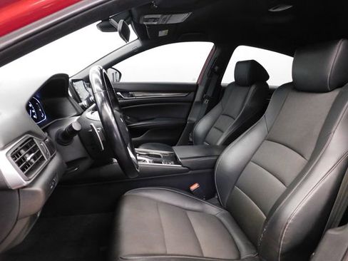 Used 2018 Honda Accord Sport image 13