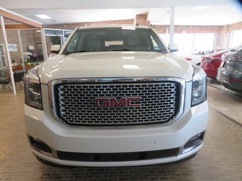 Used 2015 GMC Yukon XL Denali w/ Touring Package AWD/4WD image 2