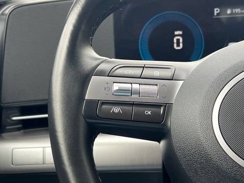 Used 2025 Hyundai Kona SEL FWD image 29
