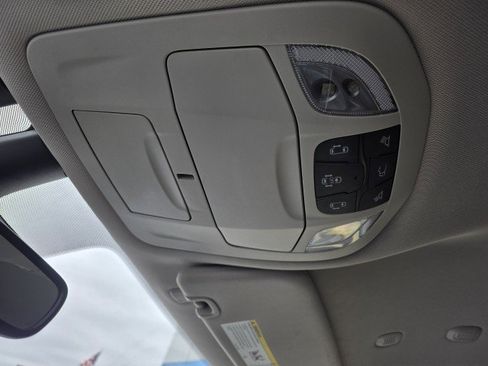 Used 2020 Chrysler Pacifica Touring w/ Advanced Safetytec Group FWD image 41