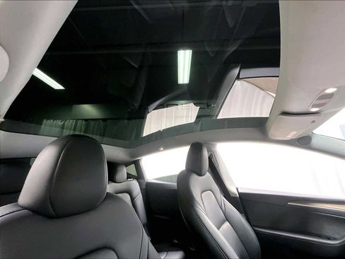 Used 2024 Tesla Model Y Long Range image 27