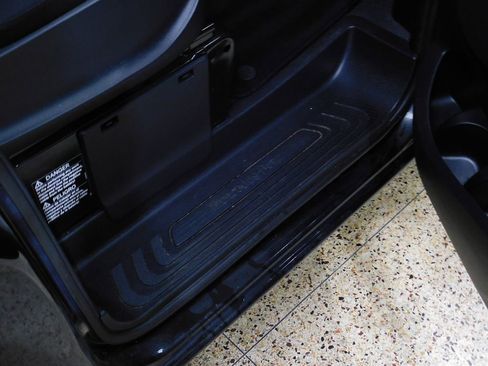 Used 2019 Mercedes-Benz Metris Passenger image 70