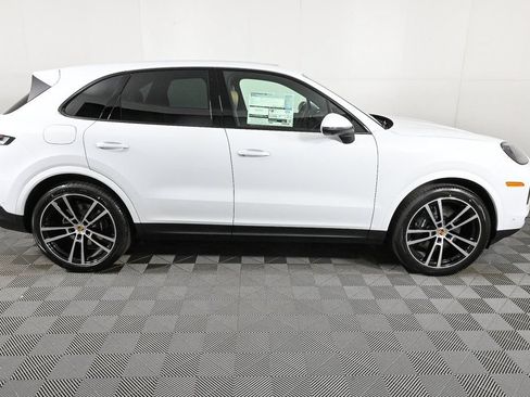 Certified 2026 Porsche Cayenne AWD/4WD image 29