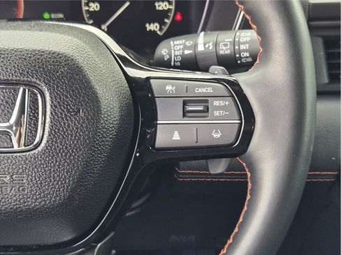 Used 2025 Honda Pilot TrailSport image 27