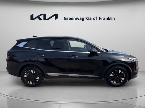 New 2026 Kia Sportage LX FWD image 8