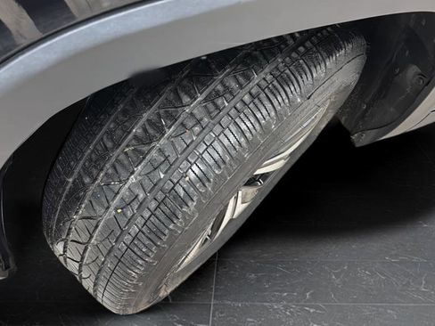 Used 2024 Volkswagen Atlas SE image 35