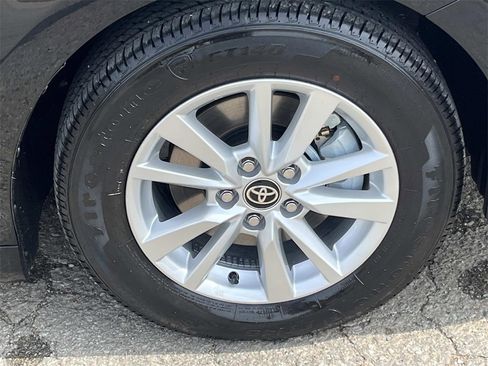 Used 2026 Toyota Camry LE image 9
