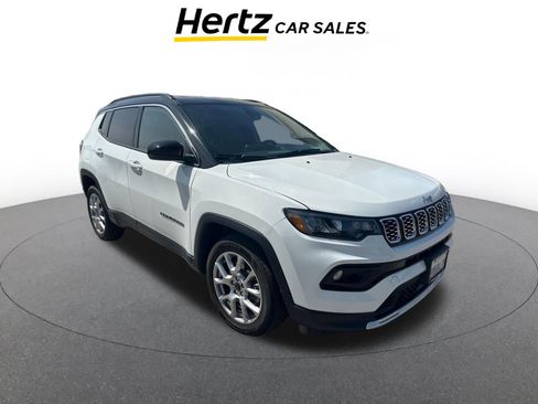 Used 2025 Jeep Compass Limited image 1
