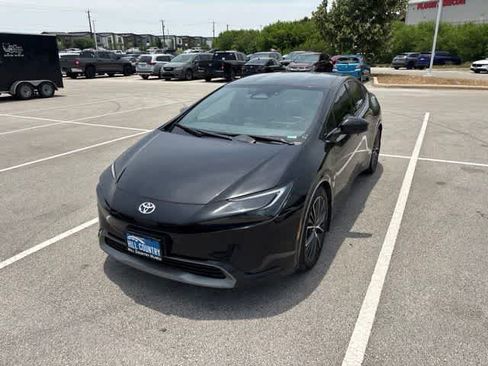 Used 2023 Toyota Prius XLE FWD image 1