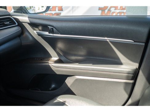 Used 2024 Toyota Camry SE FWD image 14